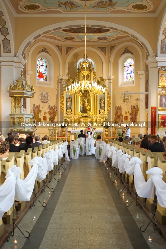 wystrój ślubny w kościele Rumia